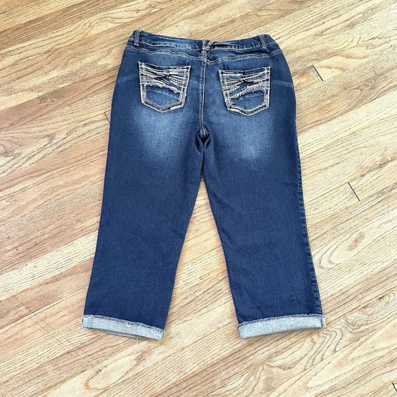Maurices Denim - Maurices women's cropped jeans size 11/12 cuff capri stretch denim